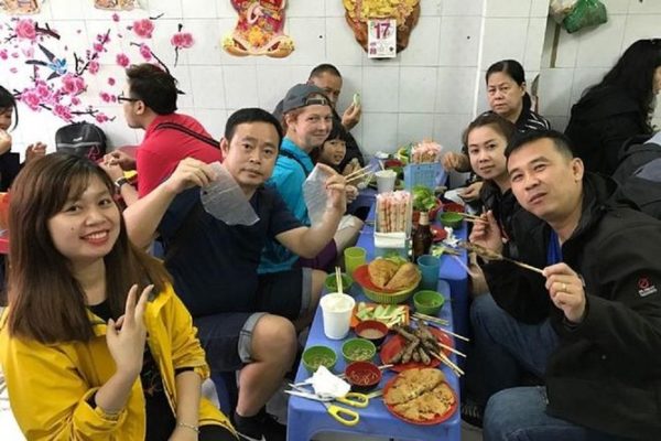 Hanoi street food tour