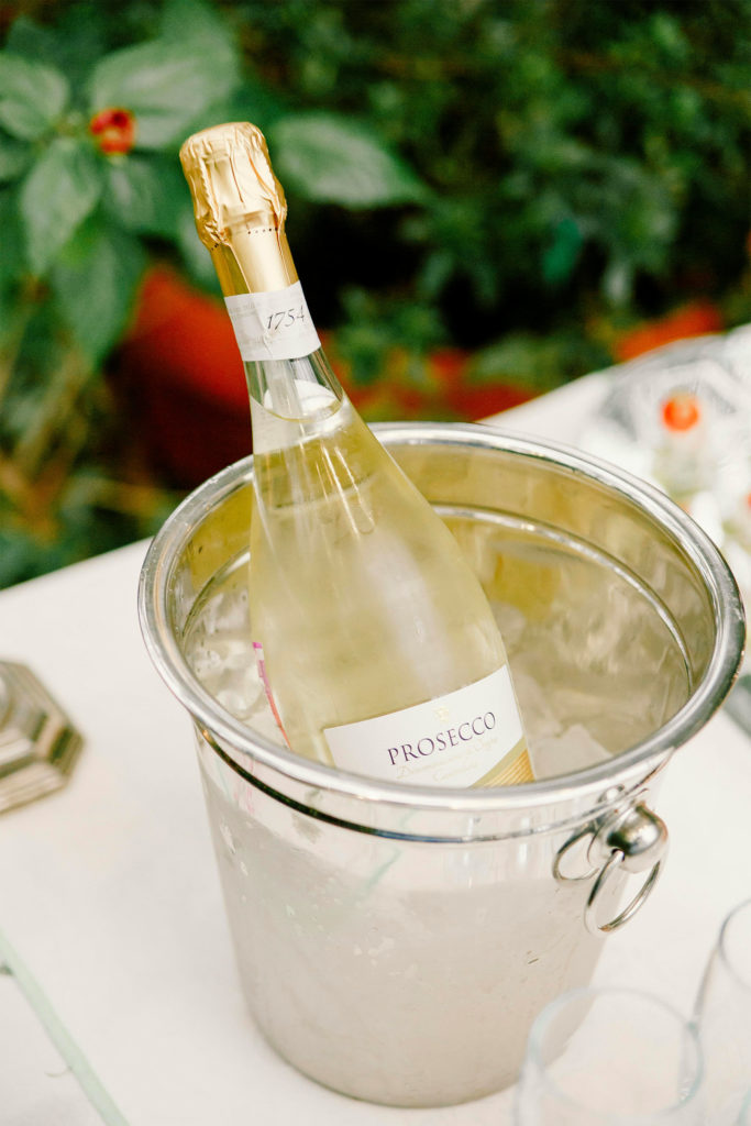 Sparkling wines: how are Champagne, Prosecco and Cava made?